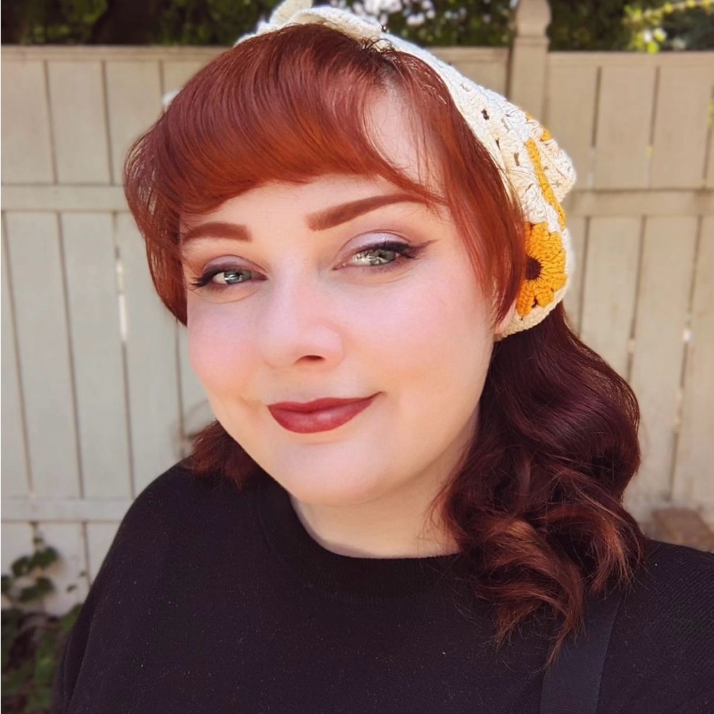 Meet your Posher, Cassandra